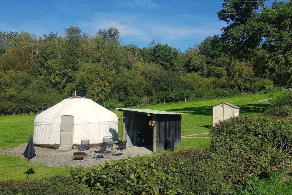 Bronfelen Yurt Hotell Cynghordy Eksteriør bilde