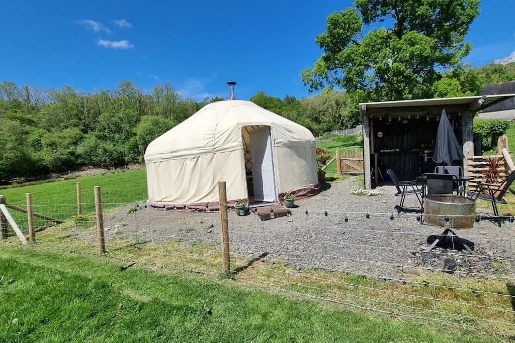 Bronfelen Yurt Hotell Cynghordy Eksteriør bilde