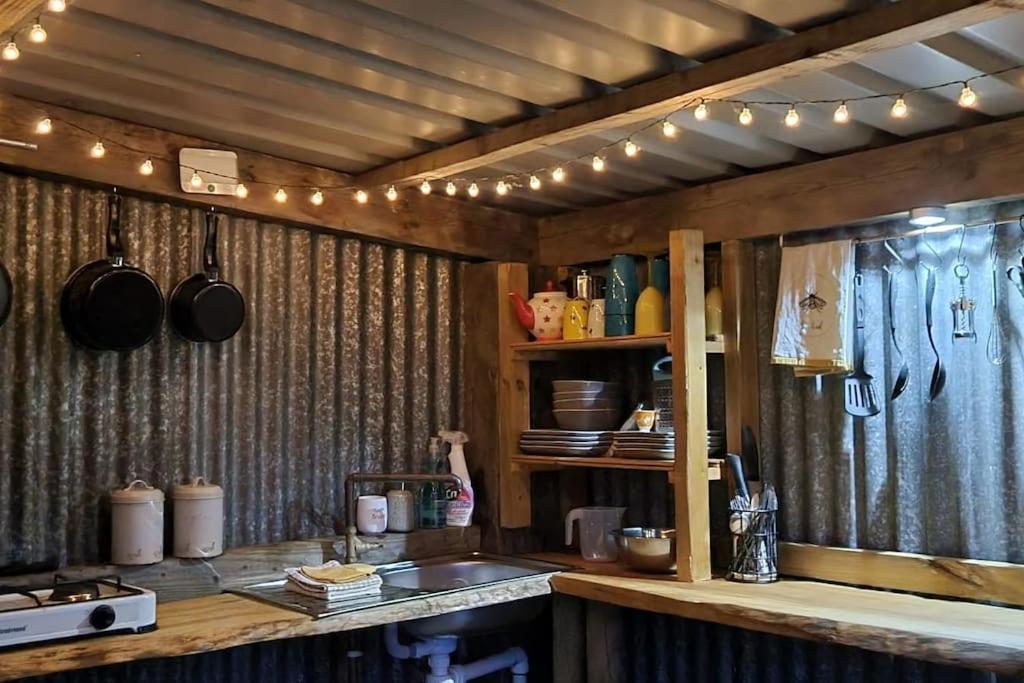 Bronfelen Yurt Hotell Cynghordy Eksteriør bilde