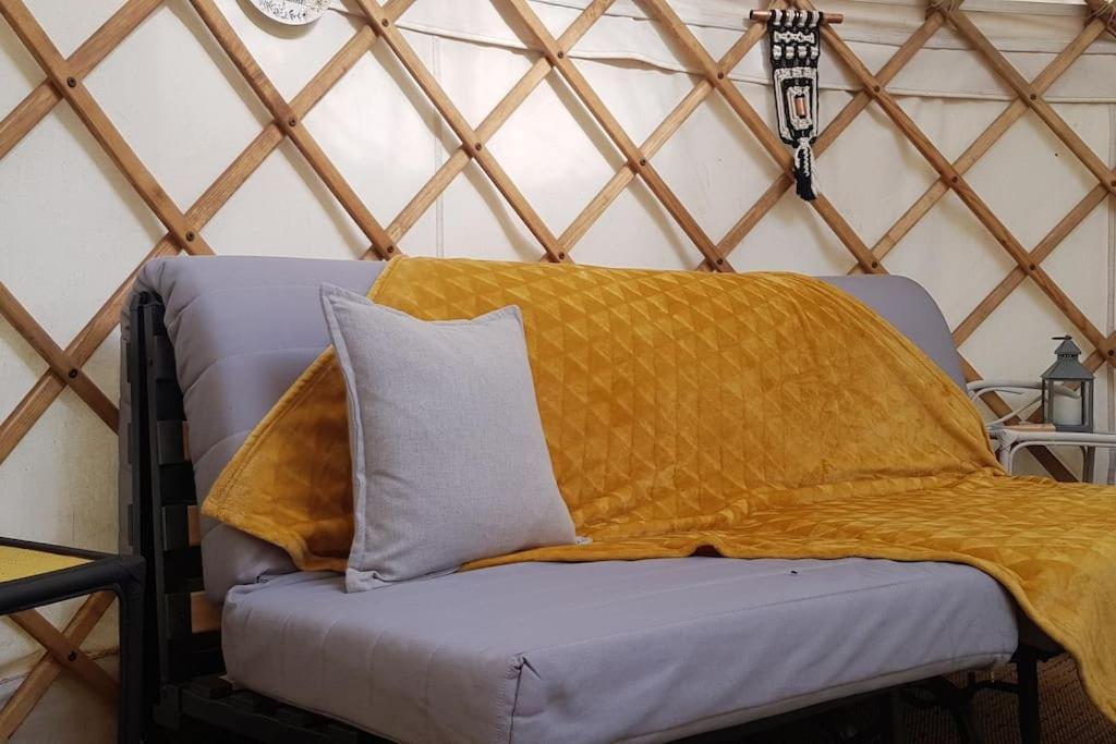 Bronfelen Yurt Hotell Cynghordy Eksteriør bilde