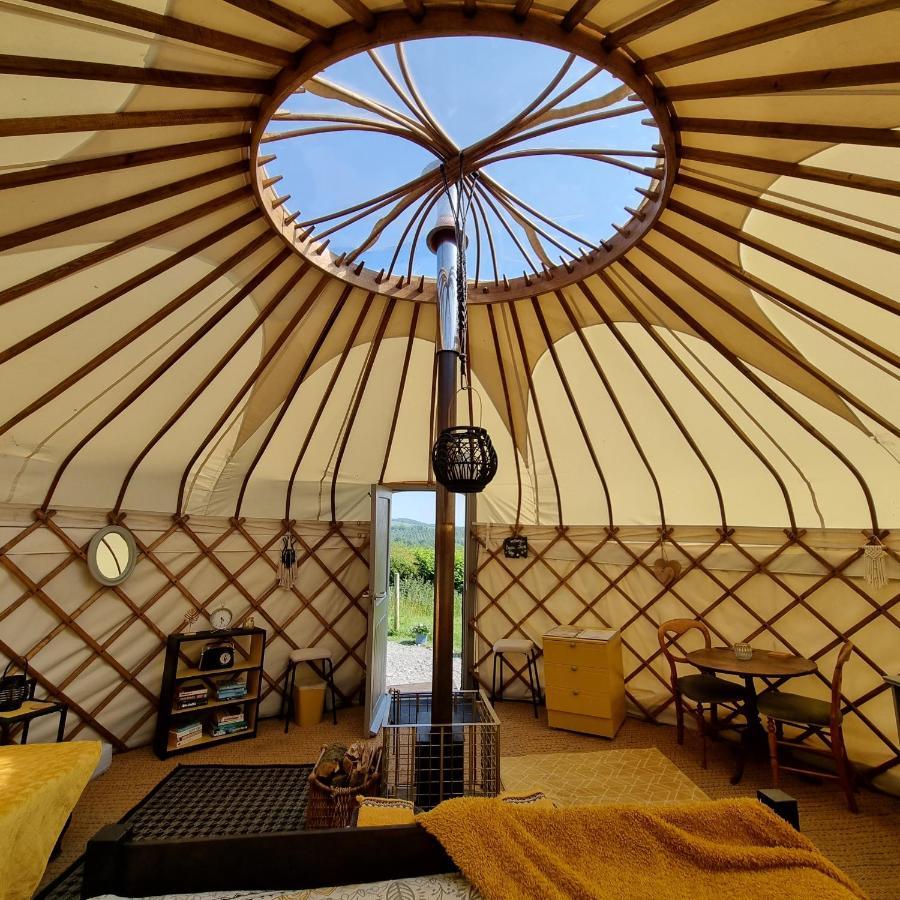 Bronfelen Yurt Hotell Cynghordy Eksteriør bilde